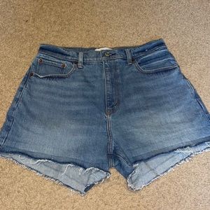 Abercrombie & Fitch High Rise Mom Short Size 29